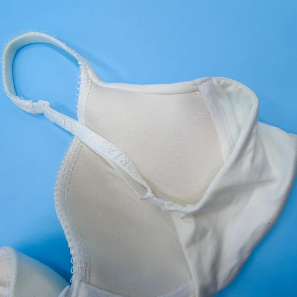 Victorias Secret 34C TShirt Lightly Lined Demi Bra‎ White Bow Underwired New
